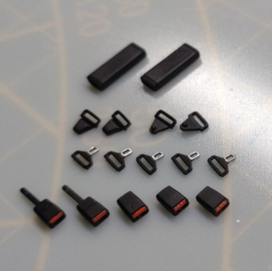 SET OF CIVILIAN SEAT BELTS